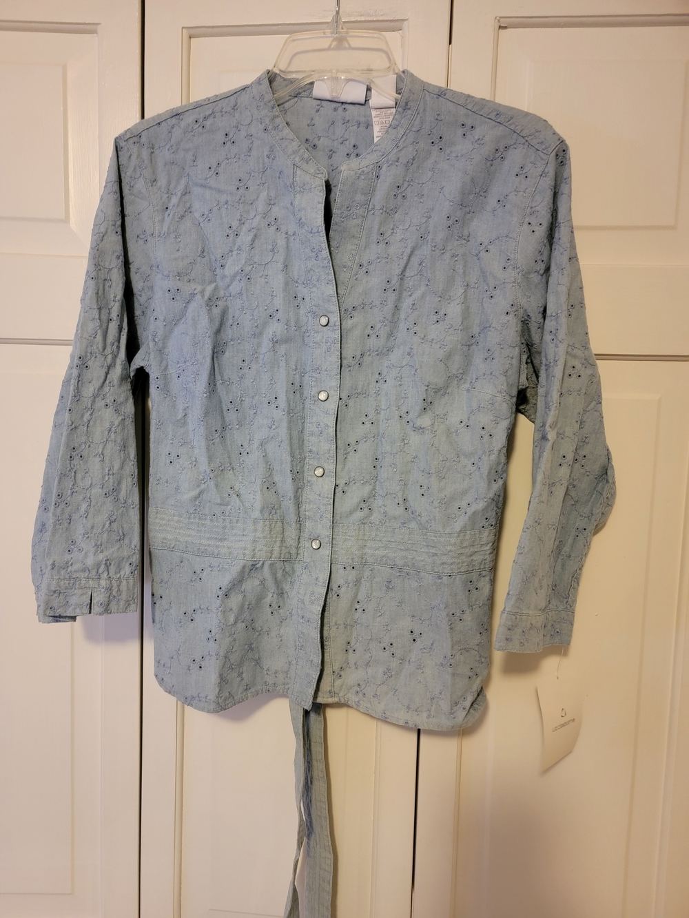 Light Blue Eyelet Cotton Button-Front Shirt Size L NWT